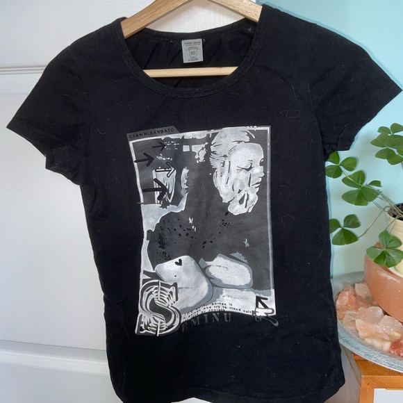 Black Graphic Tee - Picture 3 of 4